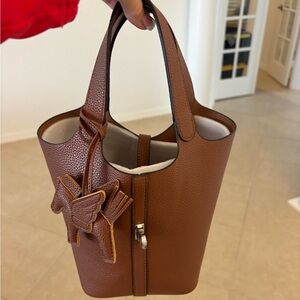 Elegant Brown Leather Tote Bag